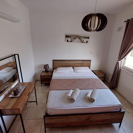 Joanne'S Cosy 1 Bdrm Apt Paphos Exteriör bild