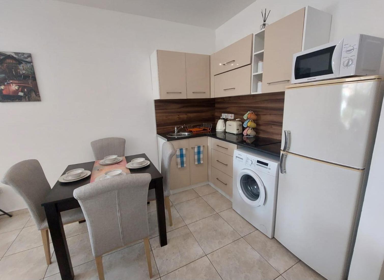Joanne'S Cosy 1 Bdrm Apt Paphos Exteriör bild