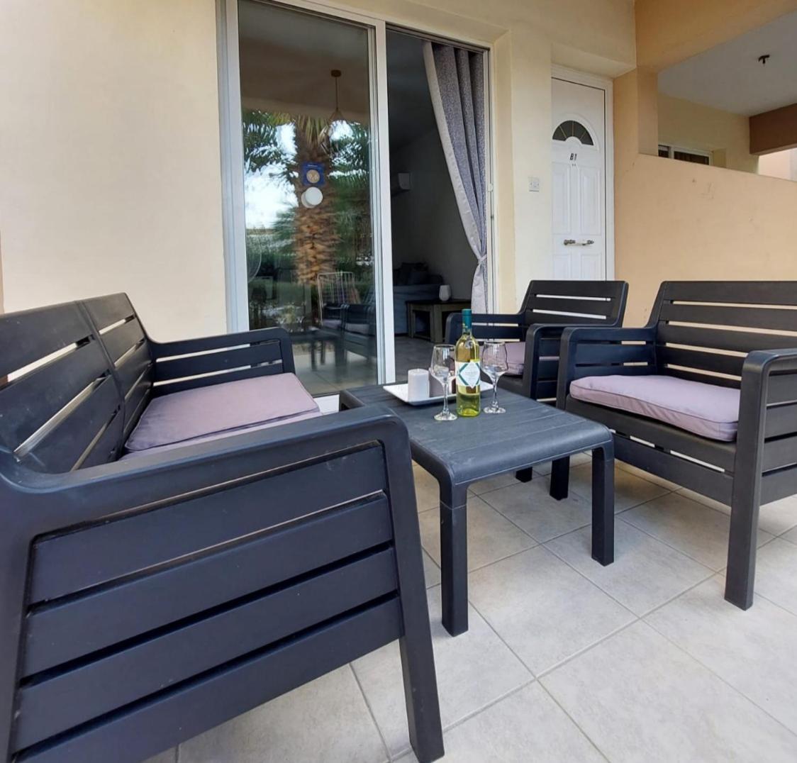 Joanne'S Cosy 1 Bdrm Apt Paphos Exteriör bild