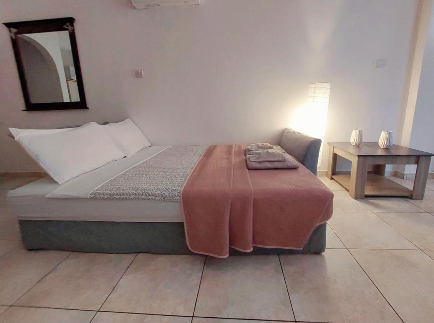 Joanne'S Cosy 1 Bdrm Apt Paphos Exteriör bild
