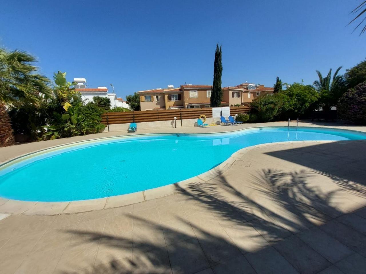 Joanne'S Cosy 1 Bdrm Apt Paphos Exteriör bild