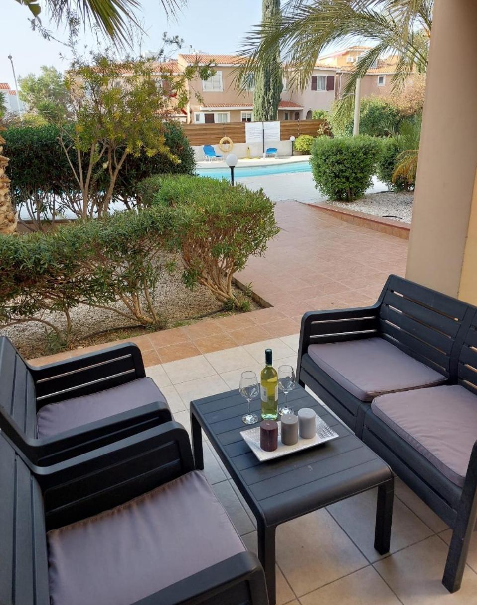 Joanne'S Cosy 1 Bdrm Apt Paphos Exteriör bild