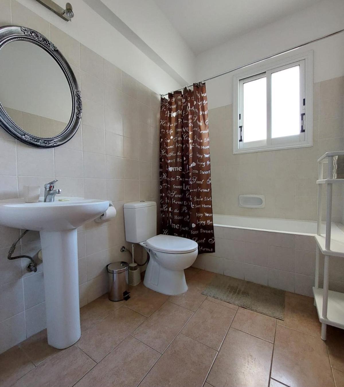 Joanne'S Cosy 1 Bdrm Apt Paphos Exteriör bild